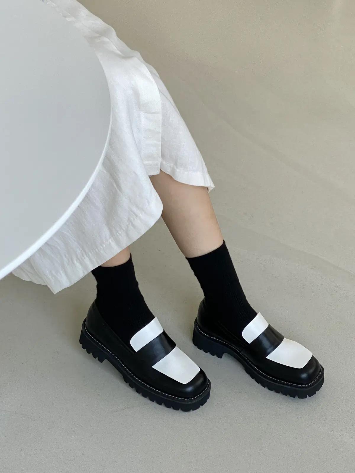 #396 블랙 235-배색 통급 4cm 로퍼-새상품 12