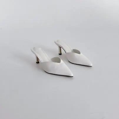 #715 화이트 240-뾰족코 7cm 뮬-새상품 2