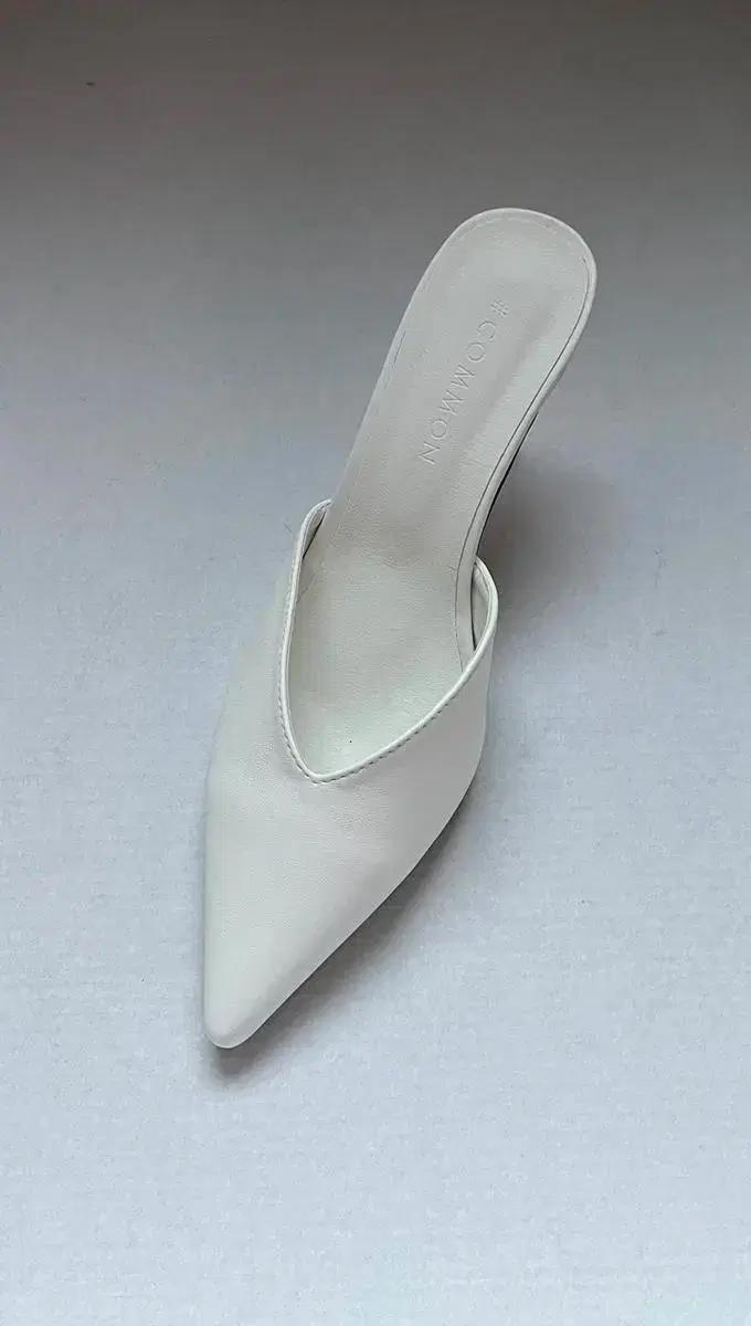 #715 화이트 240-뾰족코 7cm 뮬-새상품 12