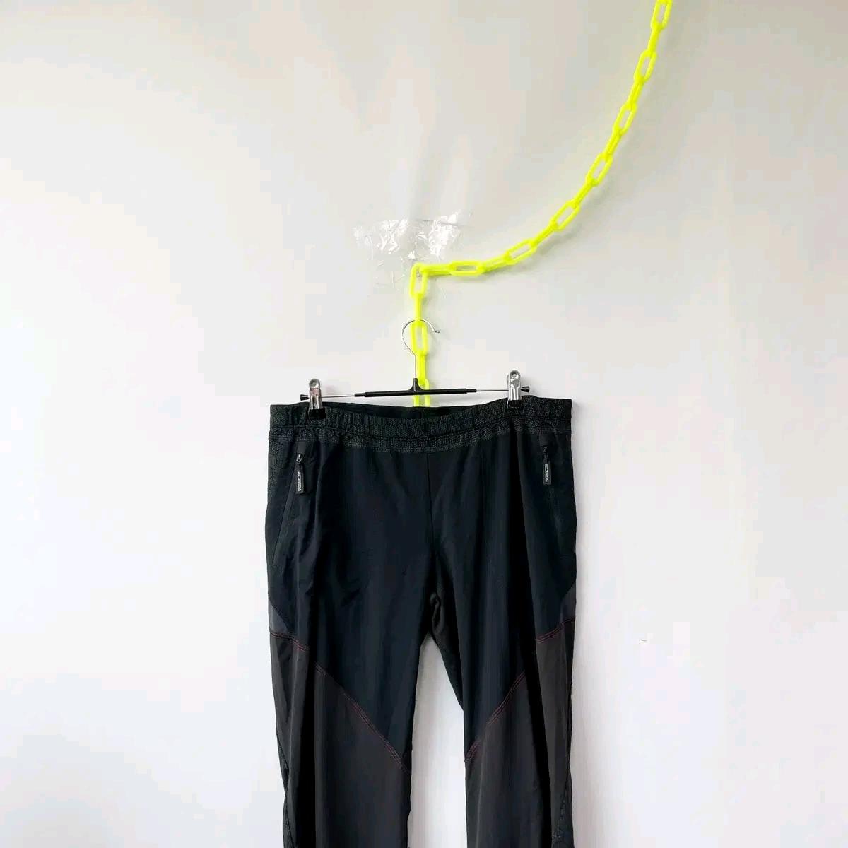 몬츄라 정품 밴딩아웃도어바지 하절기 L 3