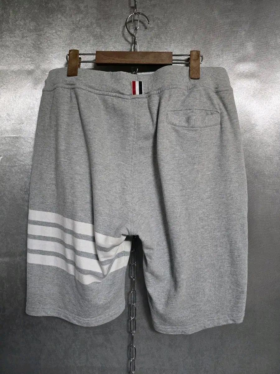 THOM BROWNE 4-BAR 스웨트 반바지 4