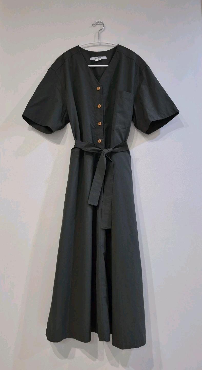 ​세탁완료/쥬시쥬디) 브이넥 버튼 벨티드 원피스 2
