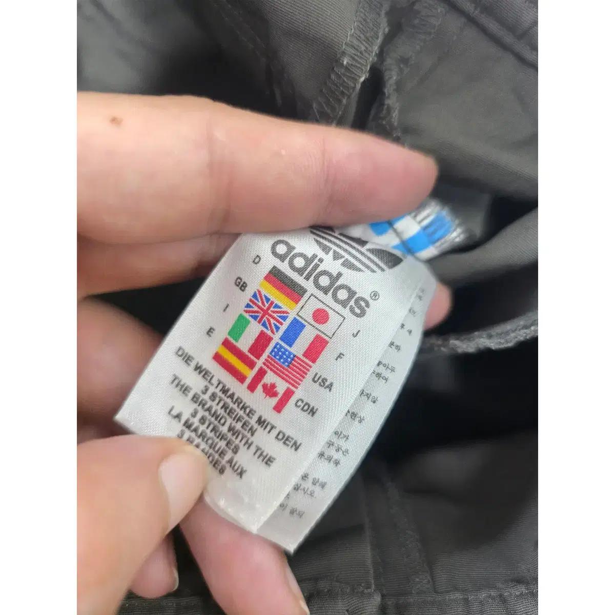 32인치 아디다스 반바지 E502 4