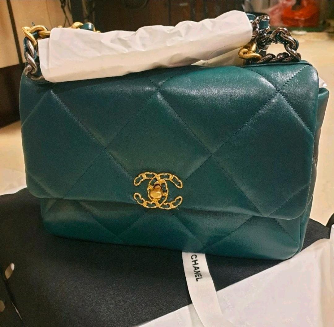 CHANEL 샤넬 19백 램스킨 라지 청록 그린 2