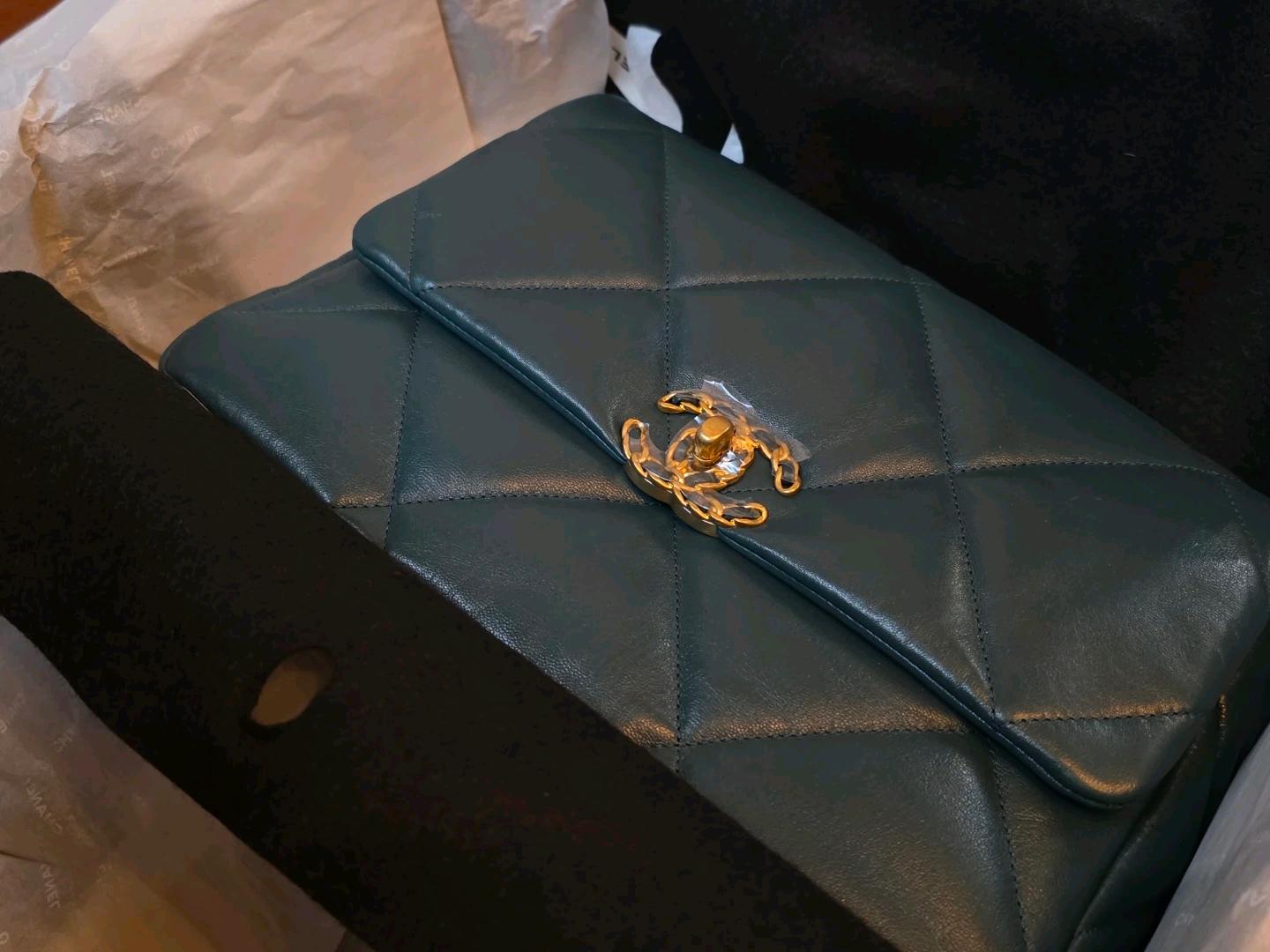 CHANEL 샤넬 19백 램스킨 라지 청록 그린 10