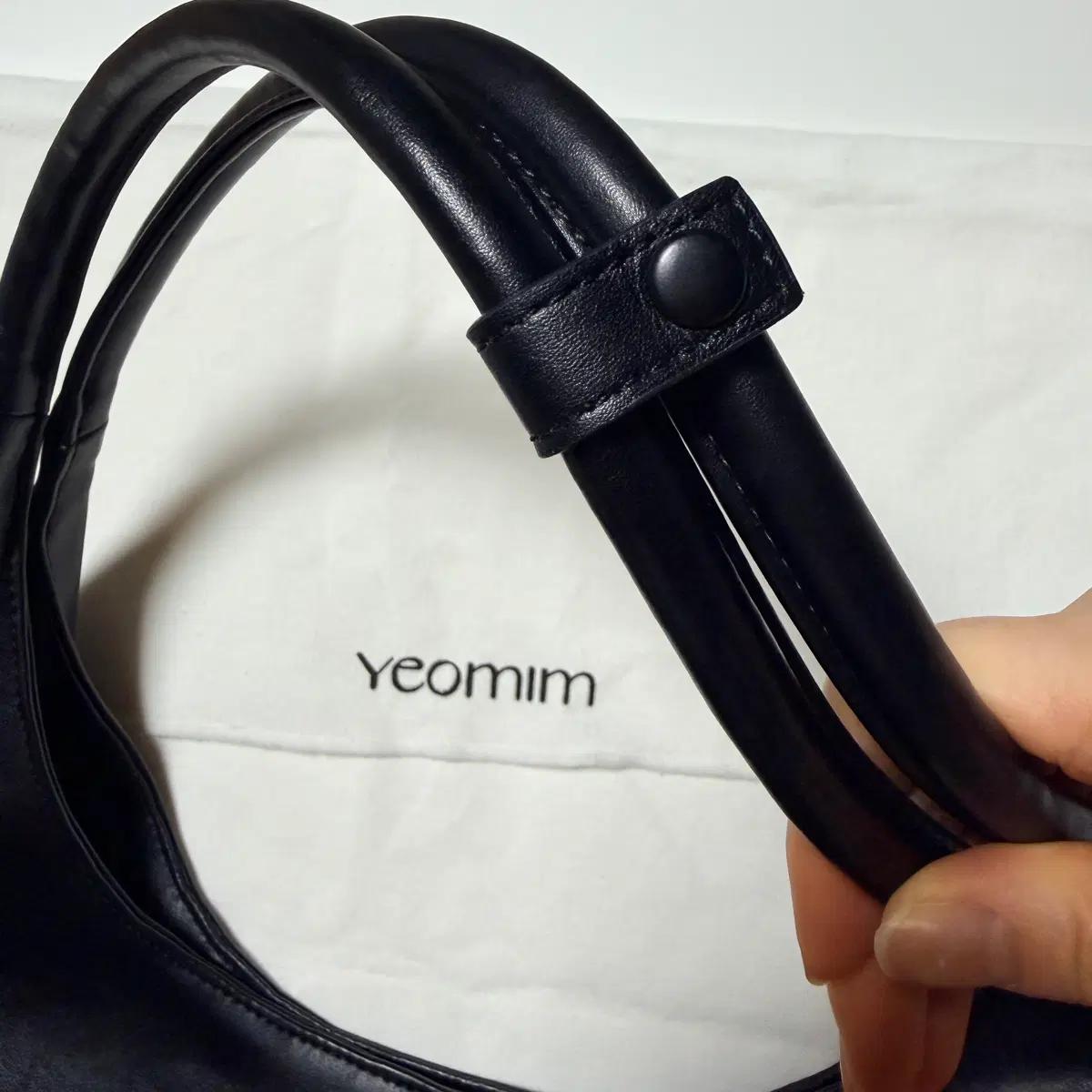 여밈 vase bag 블랙 가방 6