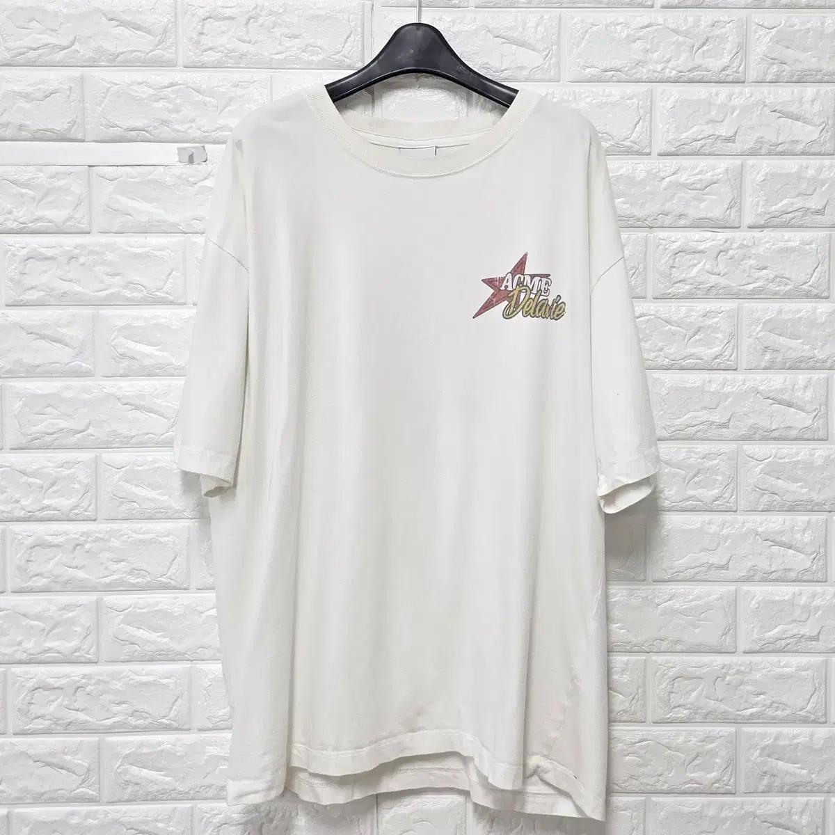 XL 마크메드라비 화이트 반팔 티 E369 2