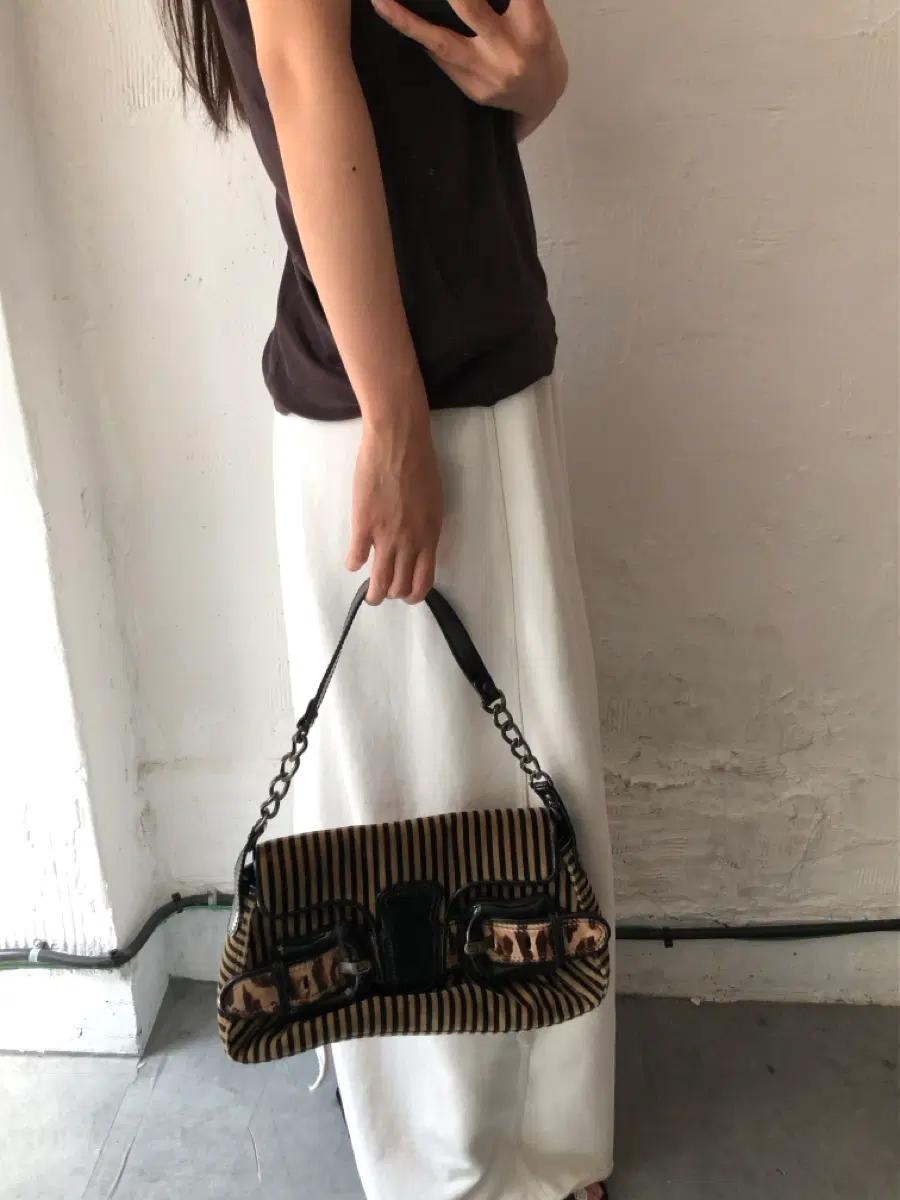 FENDI 펜디 90s 레오파드 비스 체인 숄더백 4