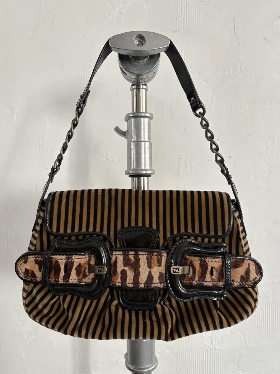 FENDI 펜디 90s 레오파드 비스 체인 숄더백 2