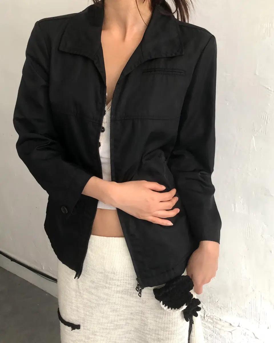 Prada 프라다 블랙 카라 나일론 숏 자켓 2