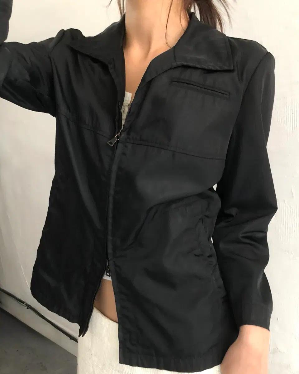 Prada 프라다 블랙 카라 나일론 숏 자켓 5