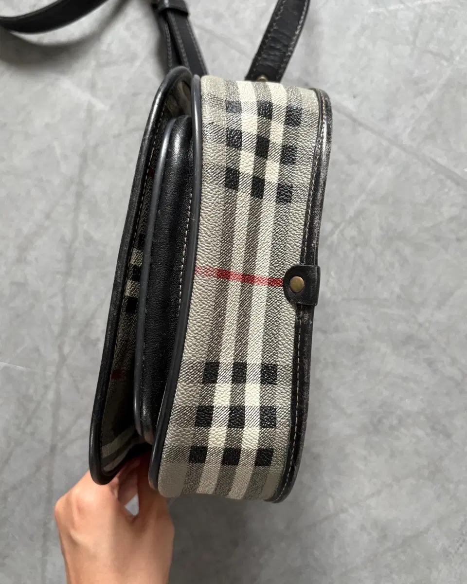 Burberry 버버리 그레이 노바체크 가죽 크로스백 8