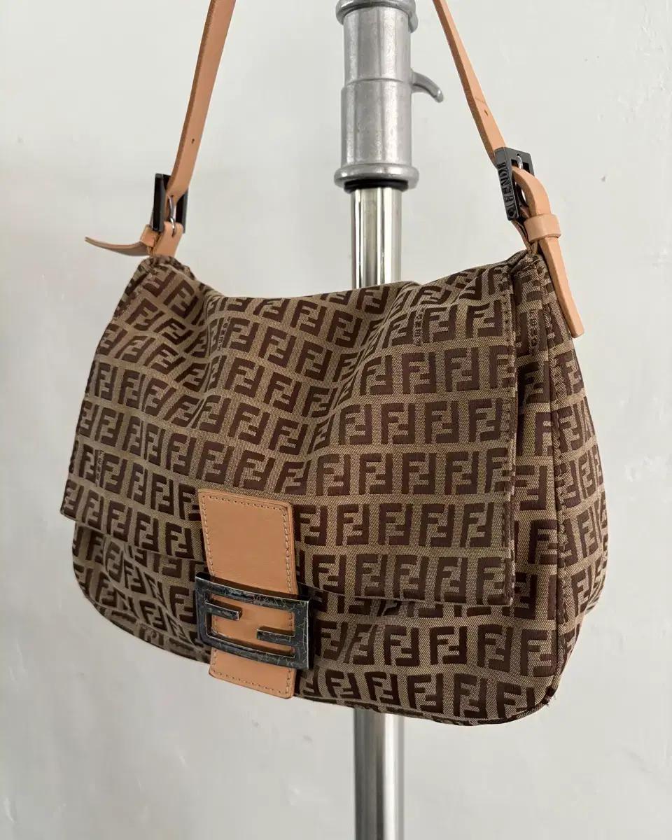 Fendi 펜디 주카 맘마 바게트 백 3