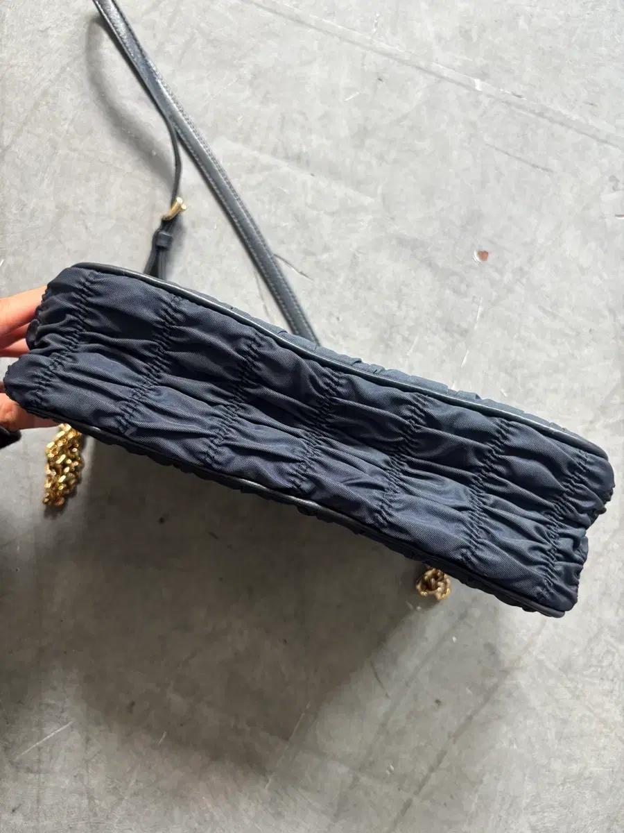 PRADA 프라다 네이비 나일론 테수토 고프레 숄더백 7