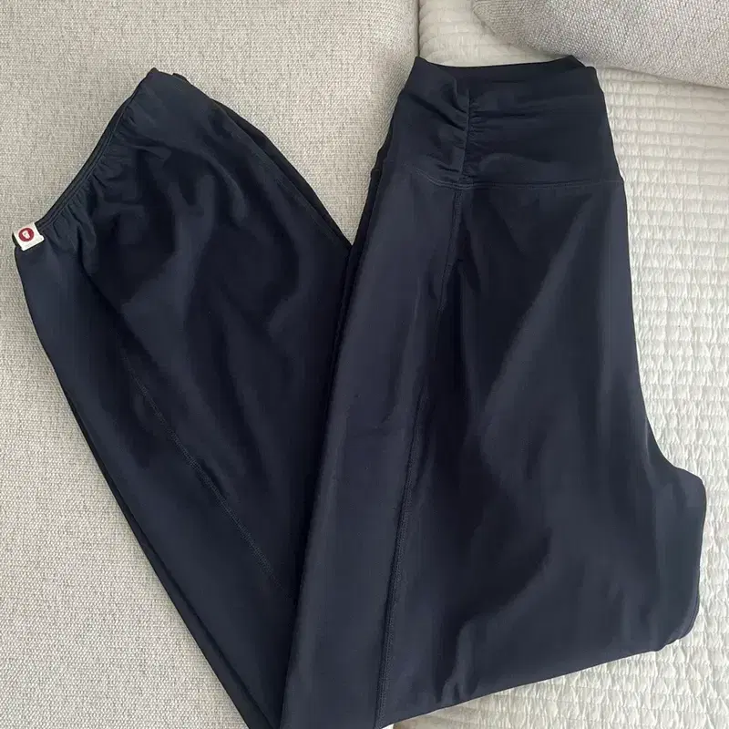 부디무드라 shirring jogger pants 네이비 4