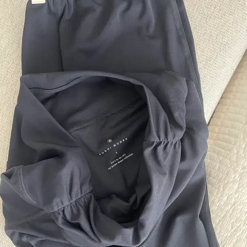 부디무드라 shirring jogger pants 네이비 5
