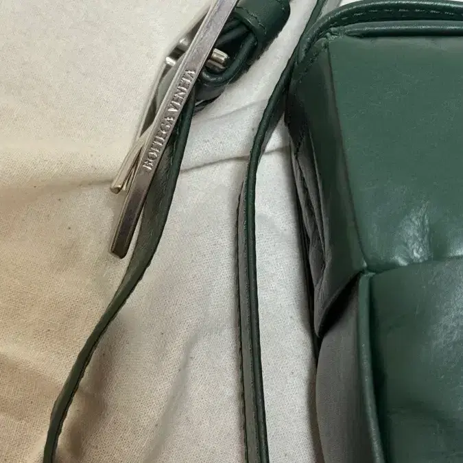 보테가 베네타 카세트백 레인트리 5