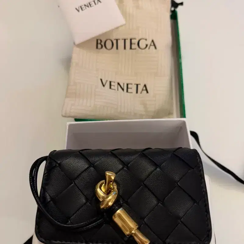 보테가베네타(BOTTEGA VENETA) 안디아모 엔벨롭 스몰 지갑 3