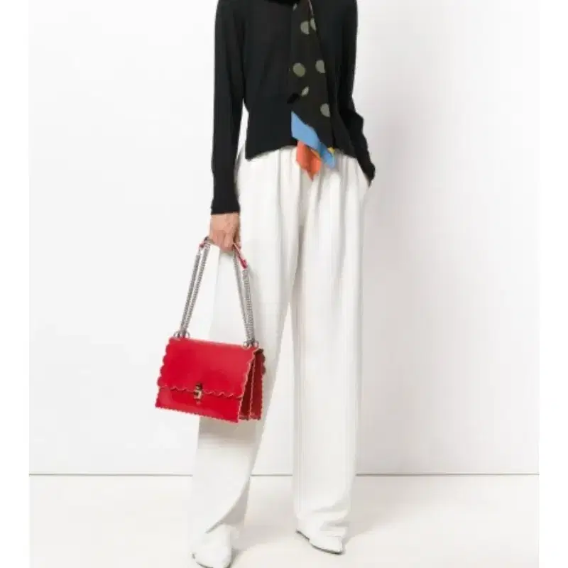 펜디 (Fendi) 칸아이 웨이브 숄더백 2
