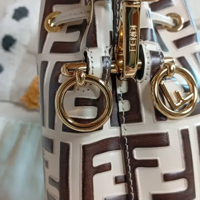 펜디 FF 버킷백 펜디 몬트레조 Fendi 정품 4