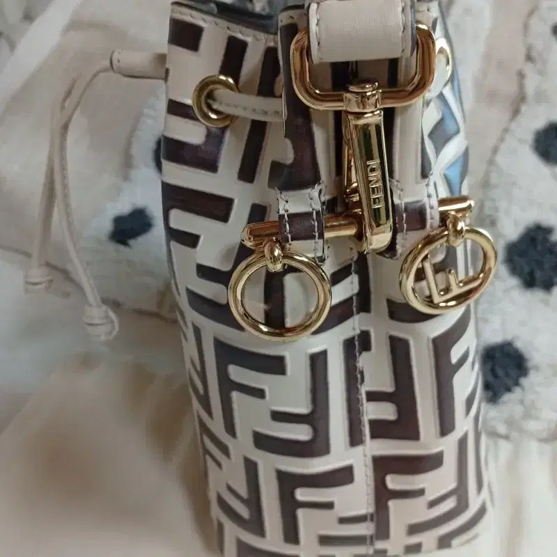 펜디 FF 버킷백 펜디 몬트레조 Fendi 정품 5