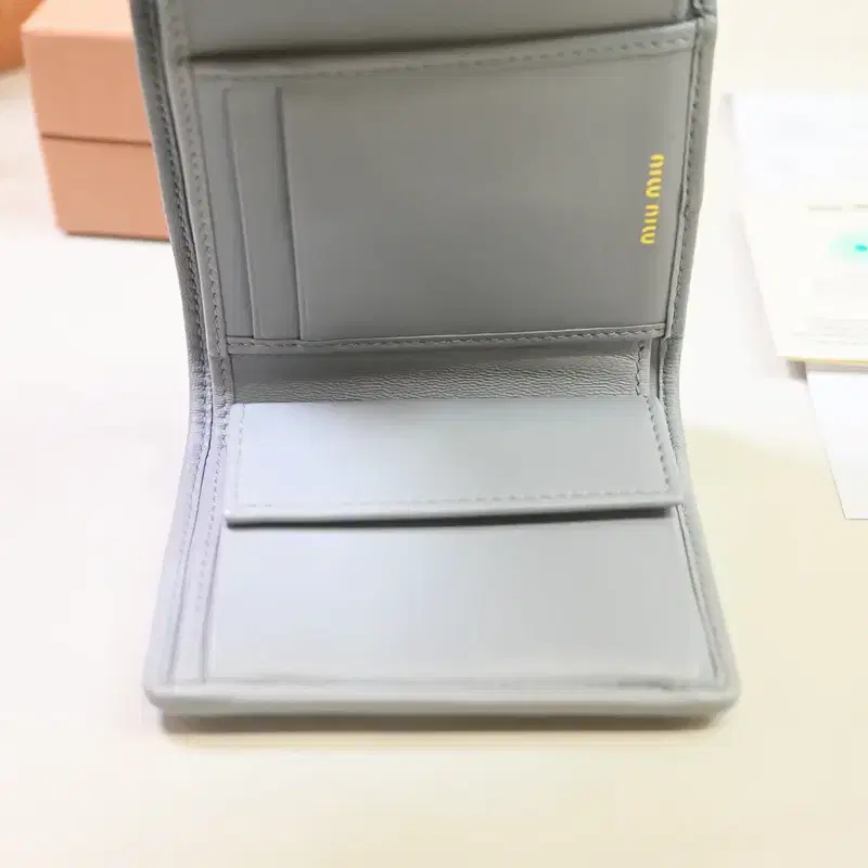 미우미우 마테라쎄 가죽지갑 7