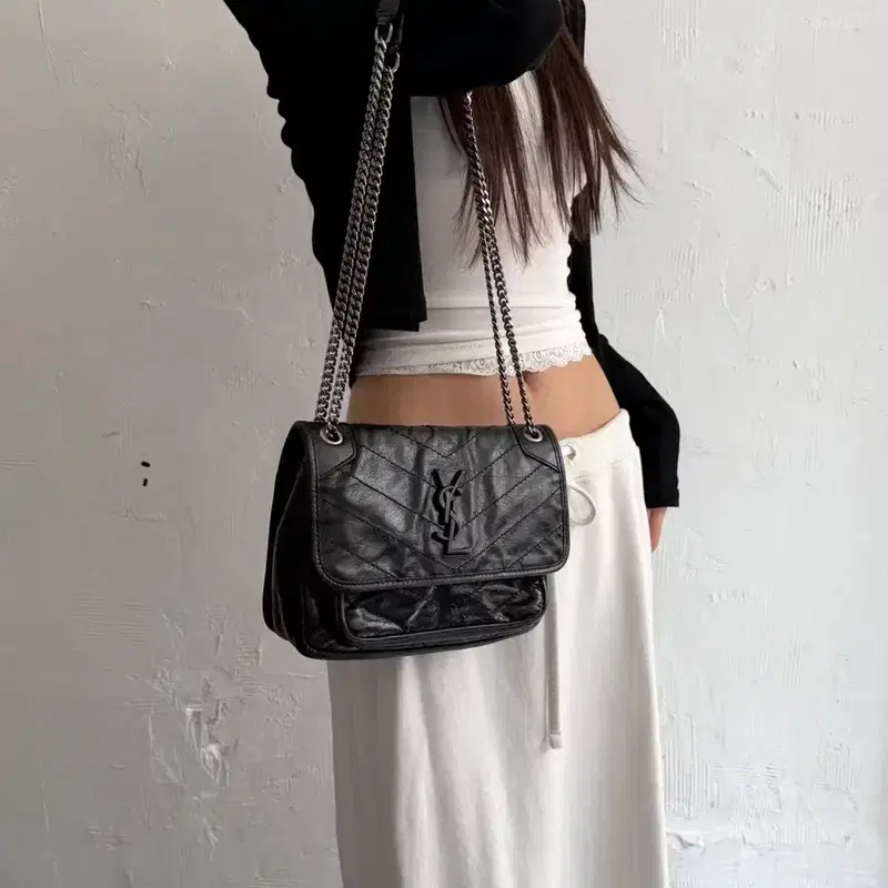 YSL 생로랑 블랙 니키백 2