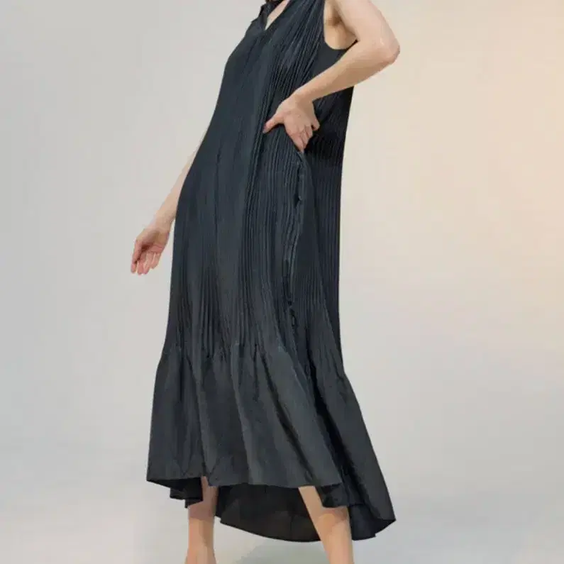 LANVIN 랑방 언밸런스 헴 플리츠 드레스 3