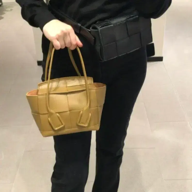 보테가베네타 아르코백 9
