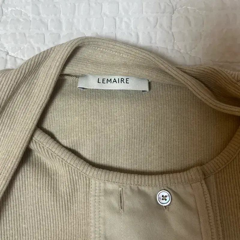 Lemaire 르메르 슬리브리스 탑 6