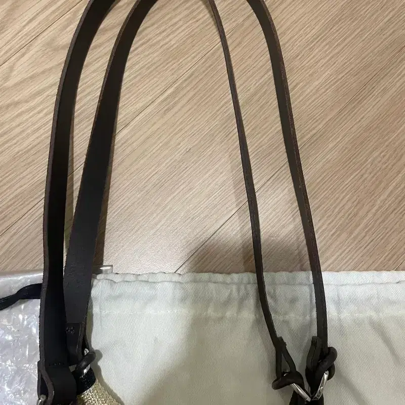 르메르 필트 네트백 미듐 베이지 4