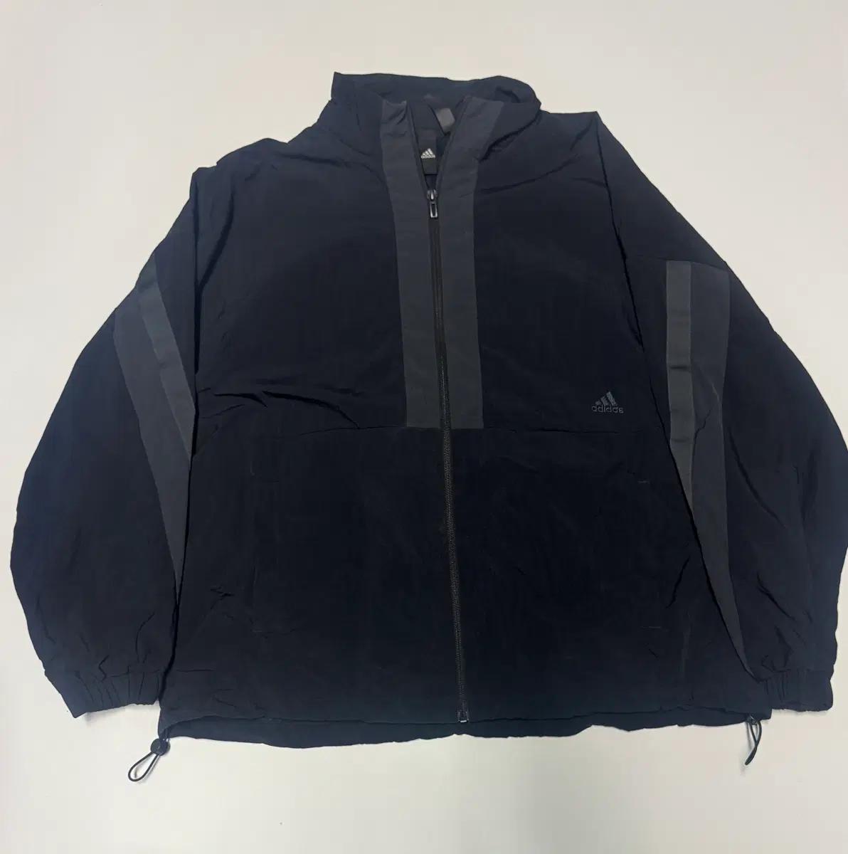 아디다스 22년도 워드 우븐 바람막이 자켓 2XL 블랙 밑단 스트링 2