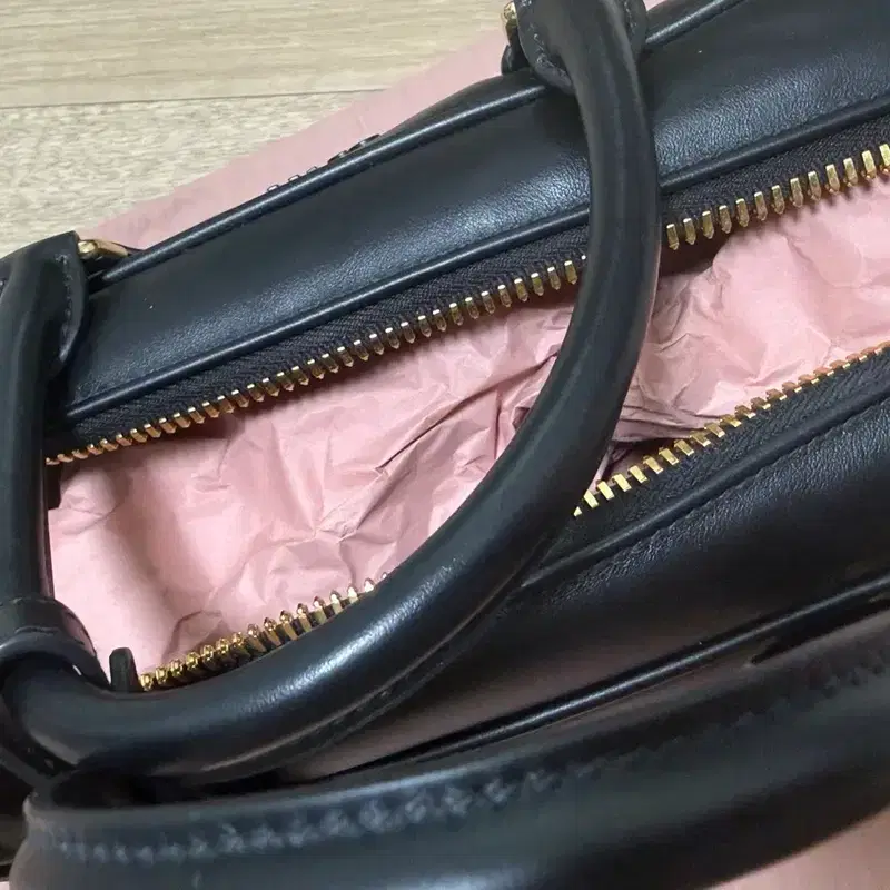 미우미우 아르카디 라지 6