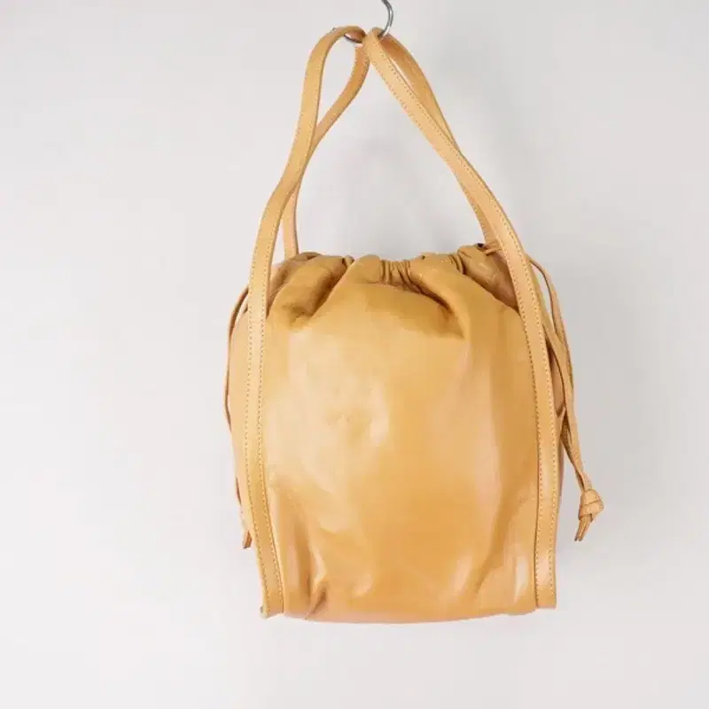 LOEWE 나파가죽 버킷백 7