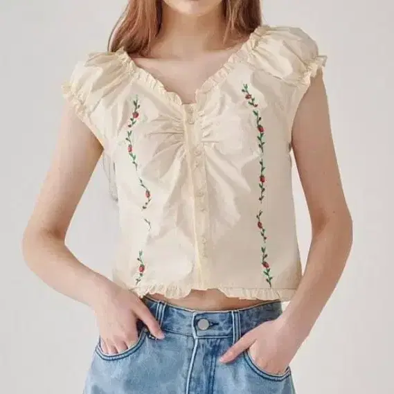 론론 라즈베리 프릴 블라우스 2