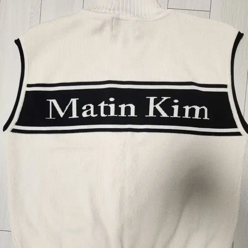 택 새상품) MATIN KIM SPELL 마뗑킴 스펠 포인트 스트라이프 5