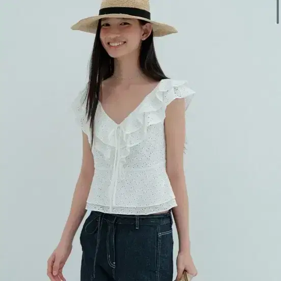 플로움 웨이빙 리본 블라우스 3