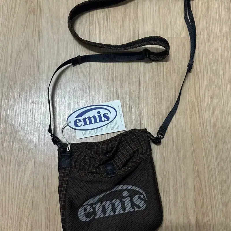 이미스 (emis) 패커블 체크 사코슈 브라운 2