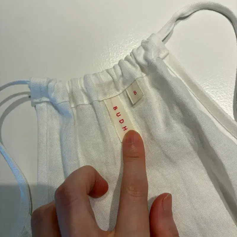 부디무드라 리넨 셔링 슬리브리스 화이트 S 8
