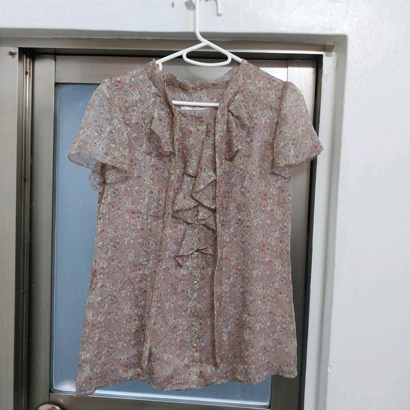 BCBG 잔꽃무늬 프릴 쉬폰 블라우스 66 2