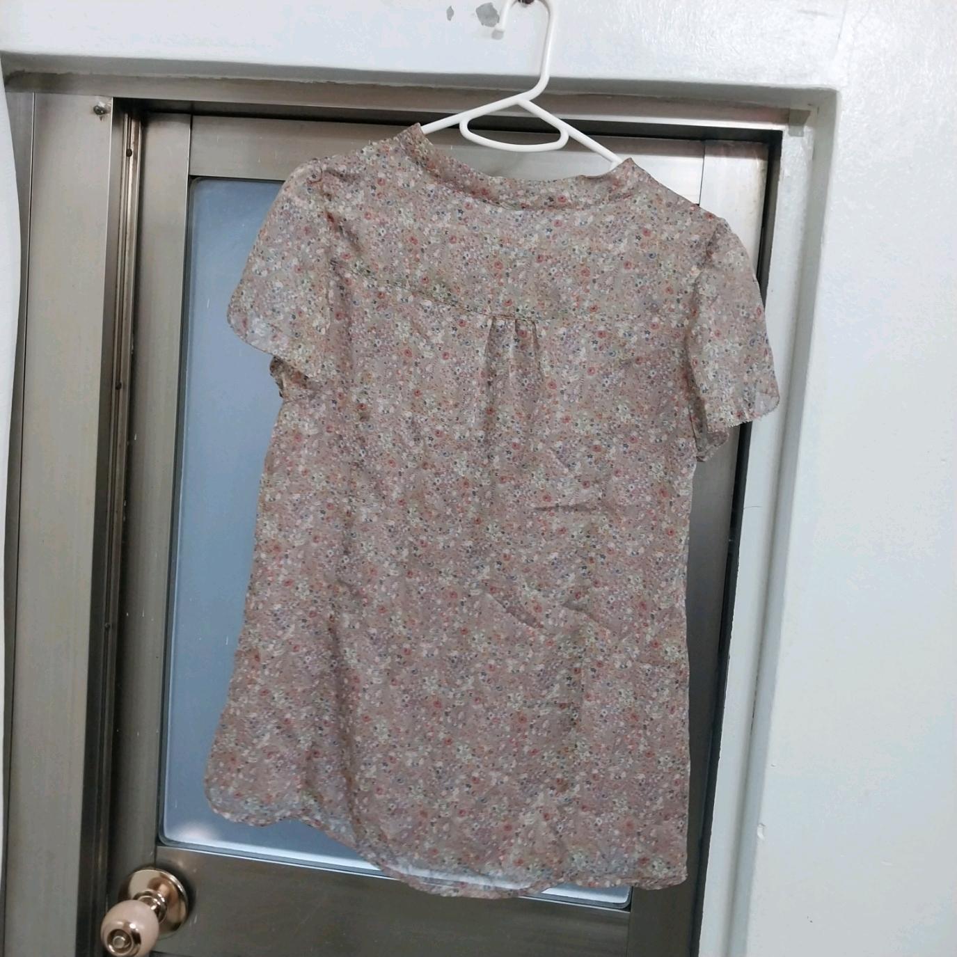 BCBG 잔꽃무늬 프릴 쉬폰 블라우스 66 7