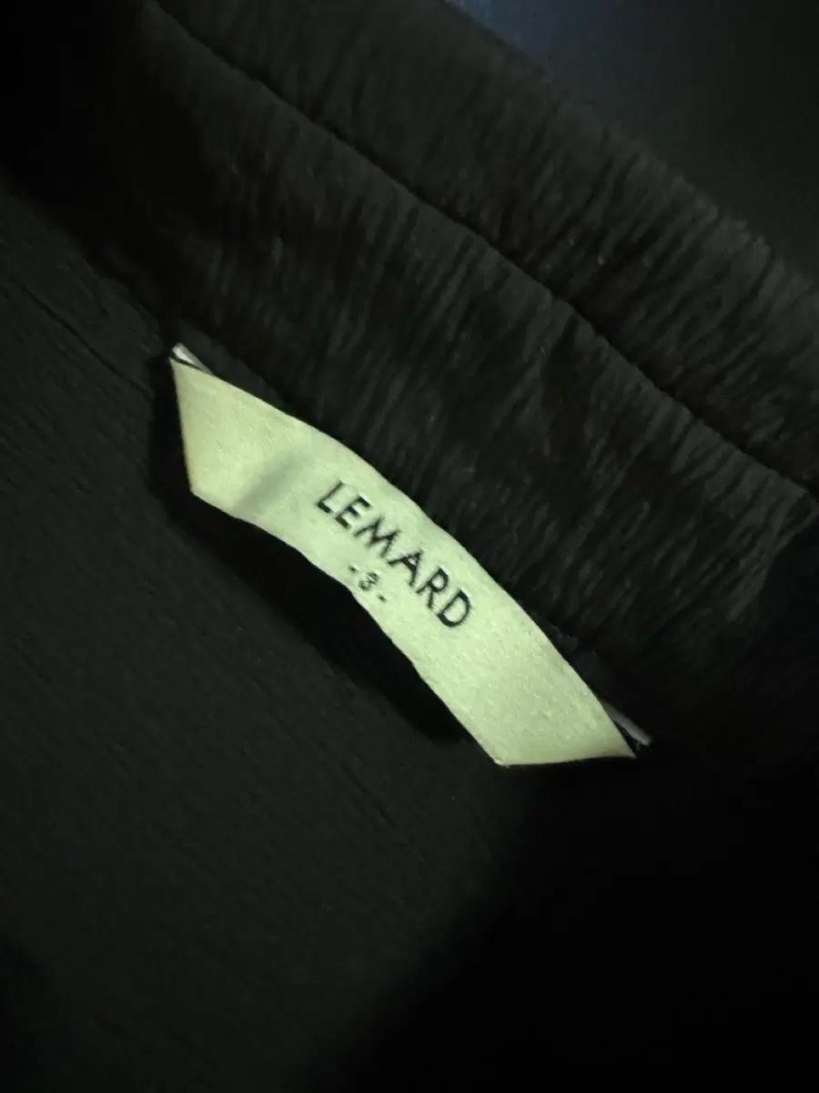 르마드 LEMARD 시어서커 미니멀 오버핏 반팔 셔츠 블랙 3 4