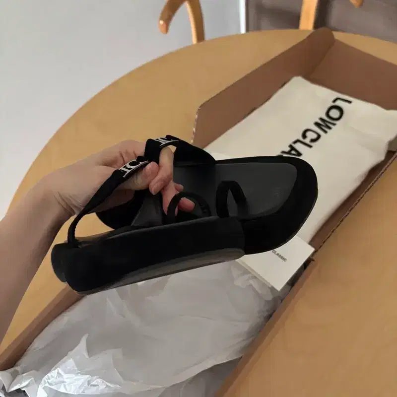 로우클래식 Logo Toe Loop Flip Flop Black 9