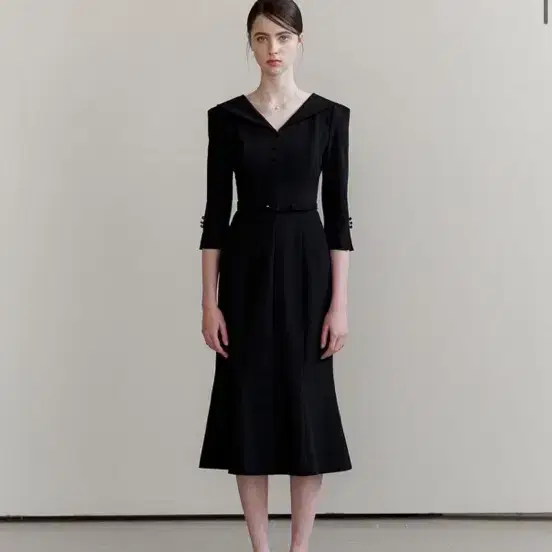 플로움 세일러 원피스 Classic Sailor Collar Dress 2
