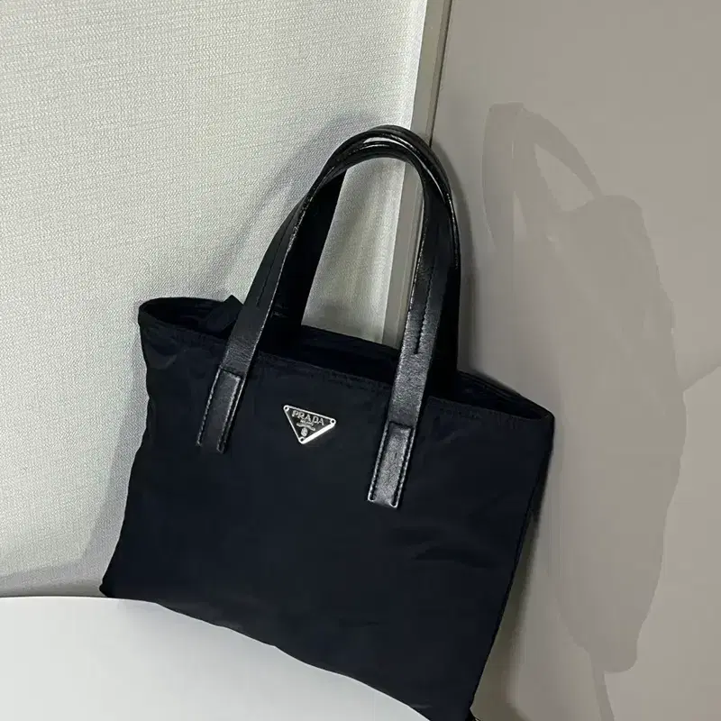 프라다 나일론 미니 토트백 4