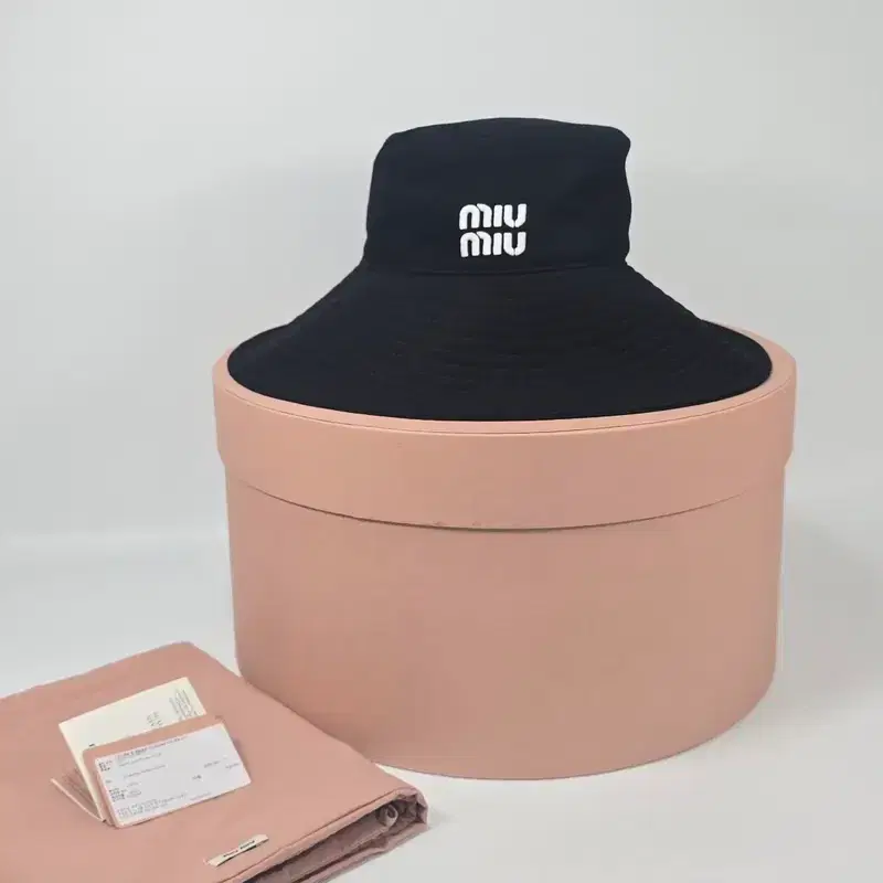 미우미우 자수로고 드릴햇 ( M ) 2