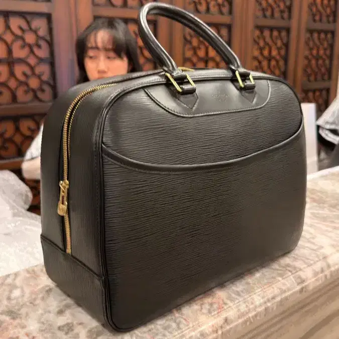 LOUIS VUITTON 루이비통 에삐 토트백 2