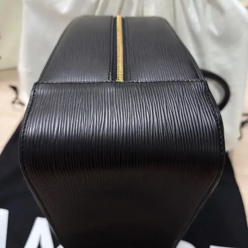 LOUIS VUITTON 루이비통 에삐 토트백 9
