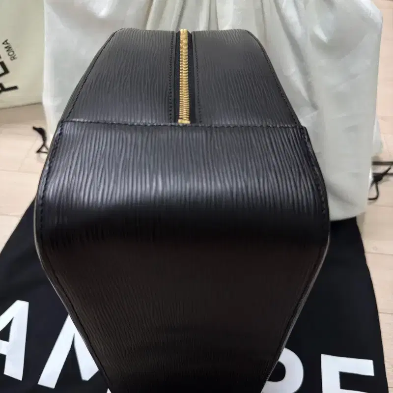 LOUIS VUITTON 루이비통 에삐 토트백 8