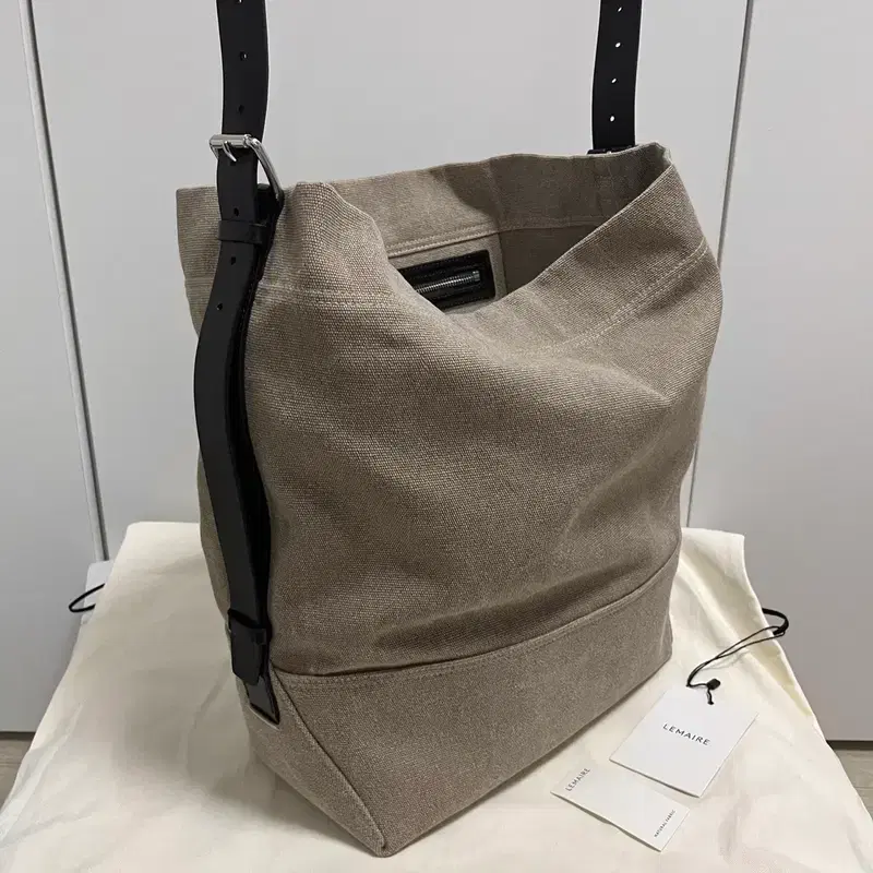 (새상품) 르메르 26fw 벨티드 토트백/다크 린넨 2
